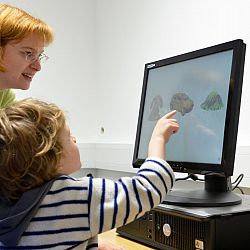 Jessica Horst research, child at a computer screen