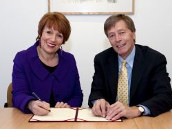 VC and NHS signing Memorandum of Agreement