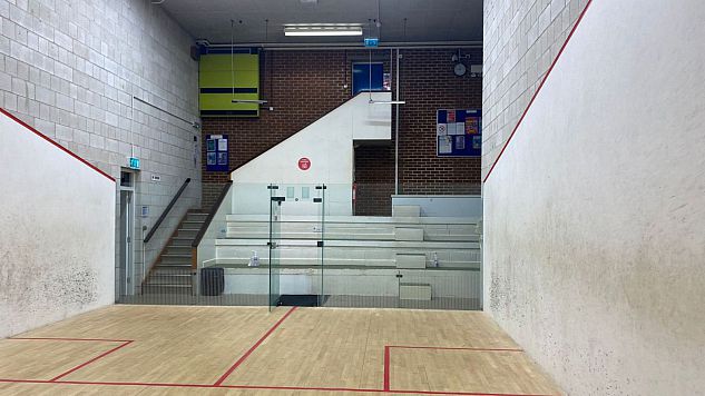 squash court viewing area