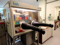 MBraun LabMaster 130. N2 atmosphere glove box