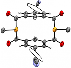 The 5-(p-cyanophenyl)-substituted P-methyl-diphosphametacyclophane