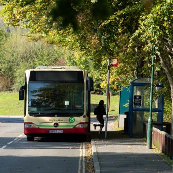 A number 25 bus on the University of Sussex campus