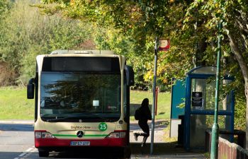 A number 25 bus on the University of Sussex campus