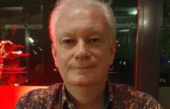 Headshot of mentor Tim Julier