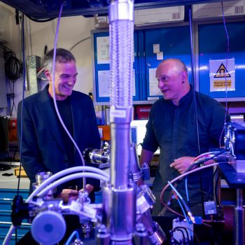 Secretary of State for Science, Innovation and Technology, Peter Kyle (left) with Professor Hensinger (right)