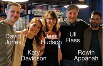 The Image shows lab members of Uli Rass' research group at the GDSC.
