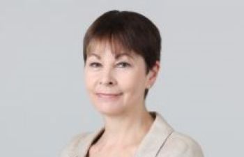 Caroline Lucas smiling at the camera