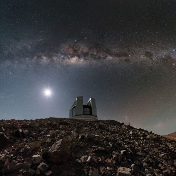 An image of the ESO's VISTA telescope at Paranal, Chile
