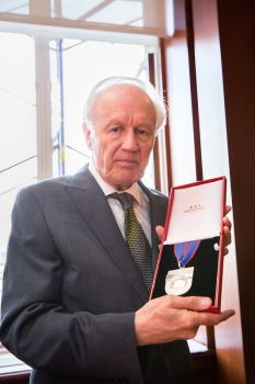 Professor Sir Anthony Leggett