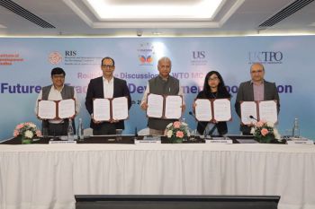University of Sussex and the Institute of Development Studies (IDS) signing a Memorandum of Understanding with the Research and Information System for Developing Countries (RIS) in India