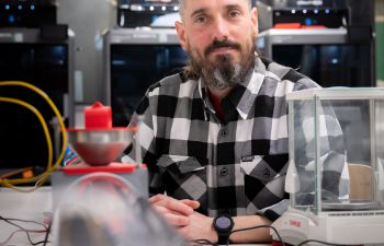 Dr Henry Dore in a lab.