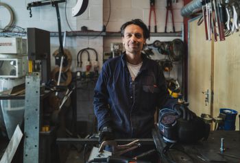 A photo portrait of artist Will Nash