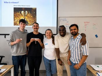 Dr Malgorzata Sulimierska and students