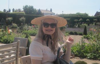IJRA student Julia Kochelska at Arundel Castle gardens