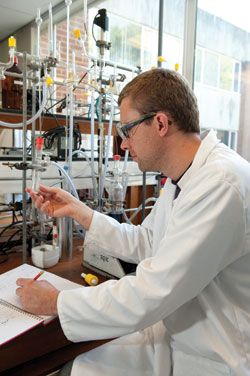 Dr Alistair Frey preparing a uranium compound,
which will then be reacted with carbon dioxide