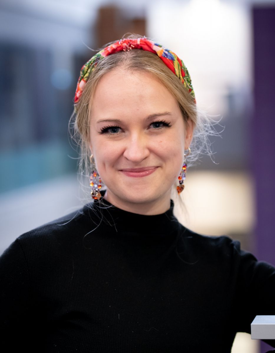 Caroline Barrow headshot