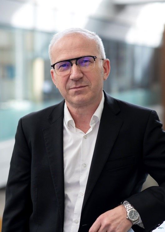 Andrew Davies headshot