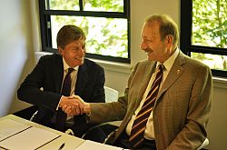 UCSC MOU signing with Professor Michael Farthing and UCSC Chancellor Professor George Blumenthal