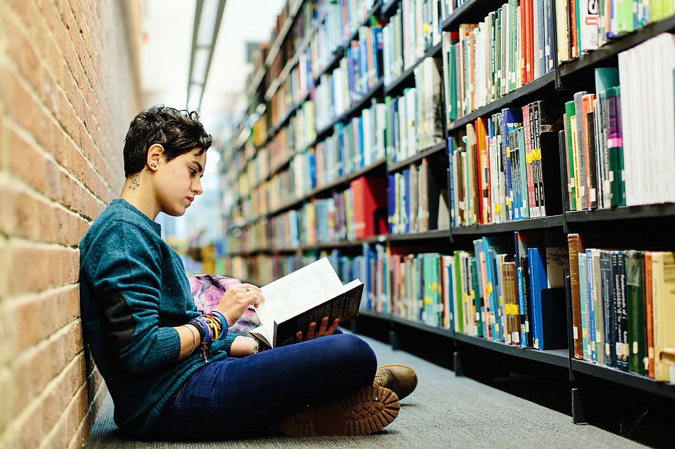 Student in library