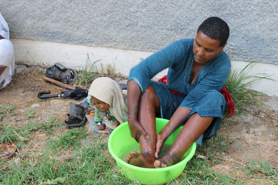 Podo feet washing