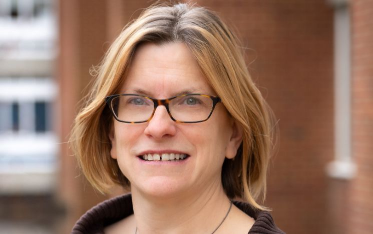 Headshot of Professor Julie Weeds.