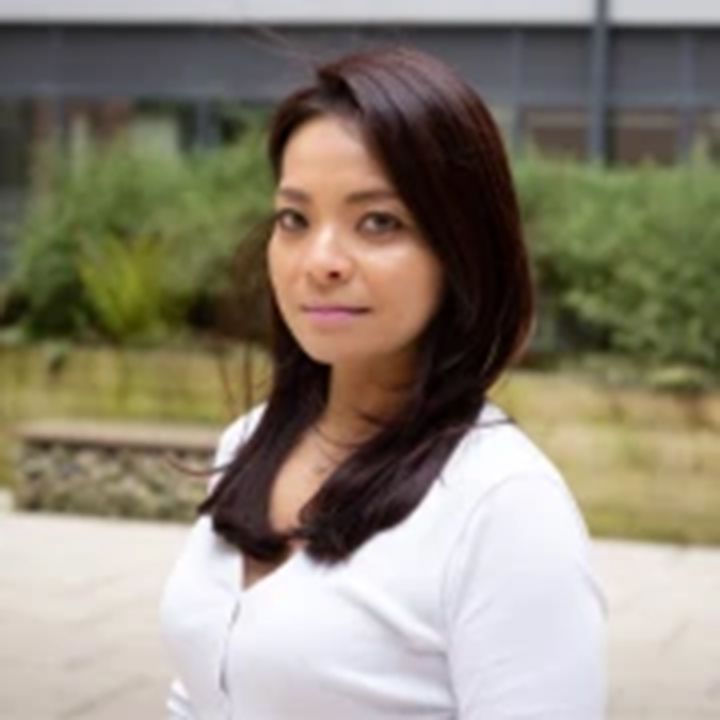 Hannah Oh headshot