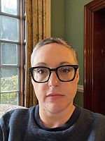 A head and shoulders image of Su Hepburn