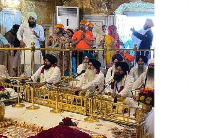 Hazuri Ragi Shri Darbar Sahib Amritsar Kuldeep Singh jatha in Harmandir Sahib