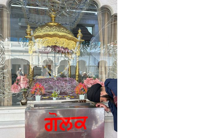 Donation box (golak) in front of Dukh Bhanji Ber shrine in Harmandir Sahib complex