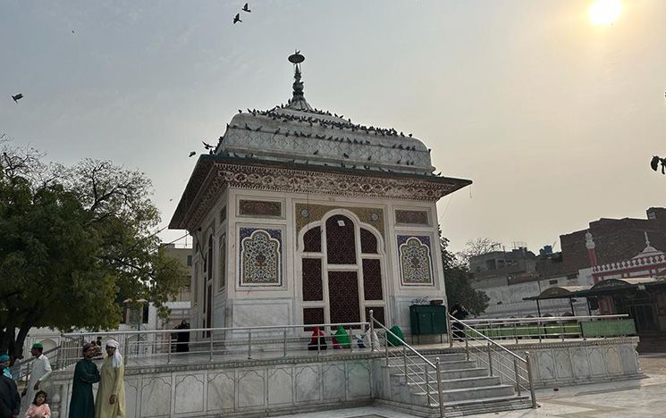 Dargah (tomb and shrine) of Mian Mir in Lahore