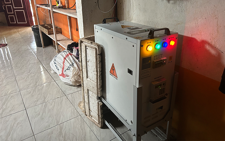 SuperSUN unit enabling day long solar powered electricity.