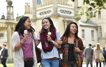 Sussex students by Royal Pavilion