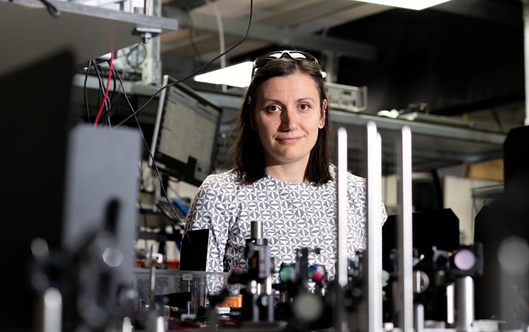 Doctor Alessia Pasquazi in a quantum lab