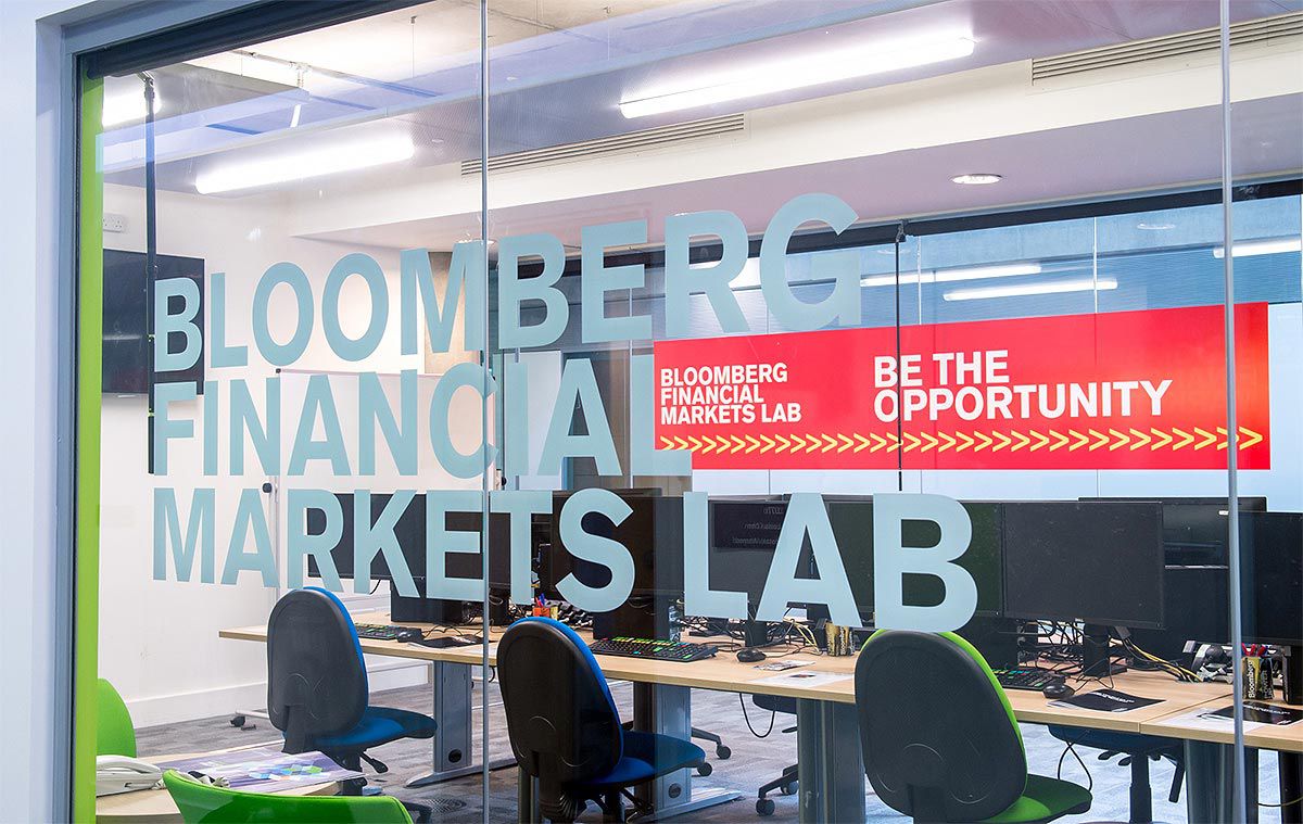 A view into the Bloomberg Lab at the Business School
