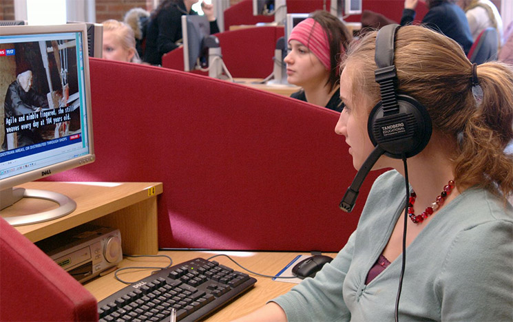 language learning cafe
