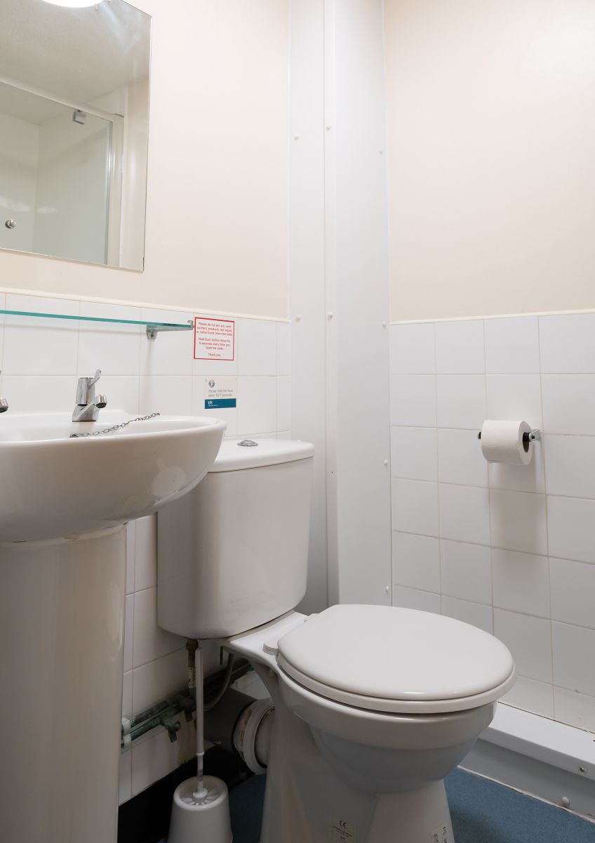 Stanmer Court double occupancy bathroom