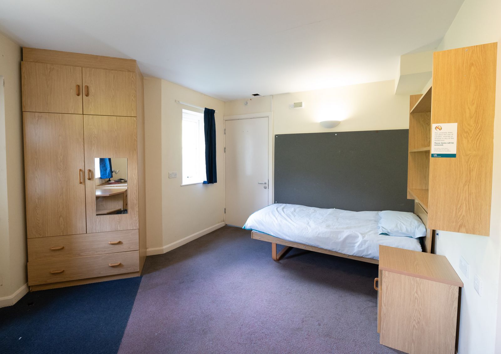 Lewes Court accessible bedroom