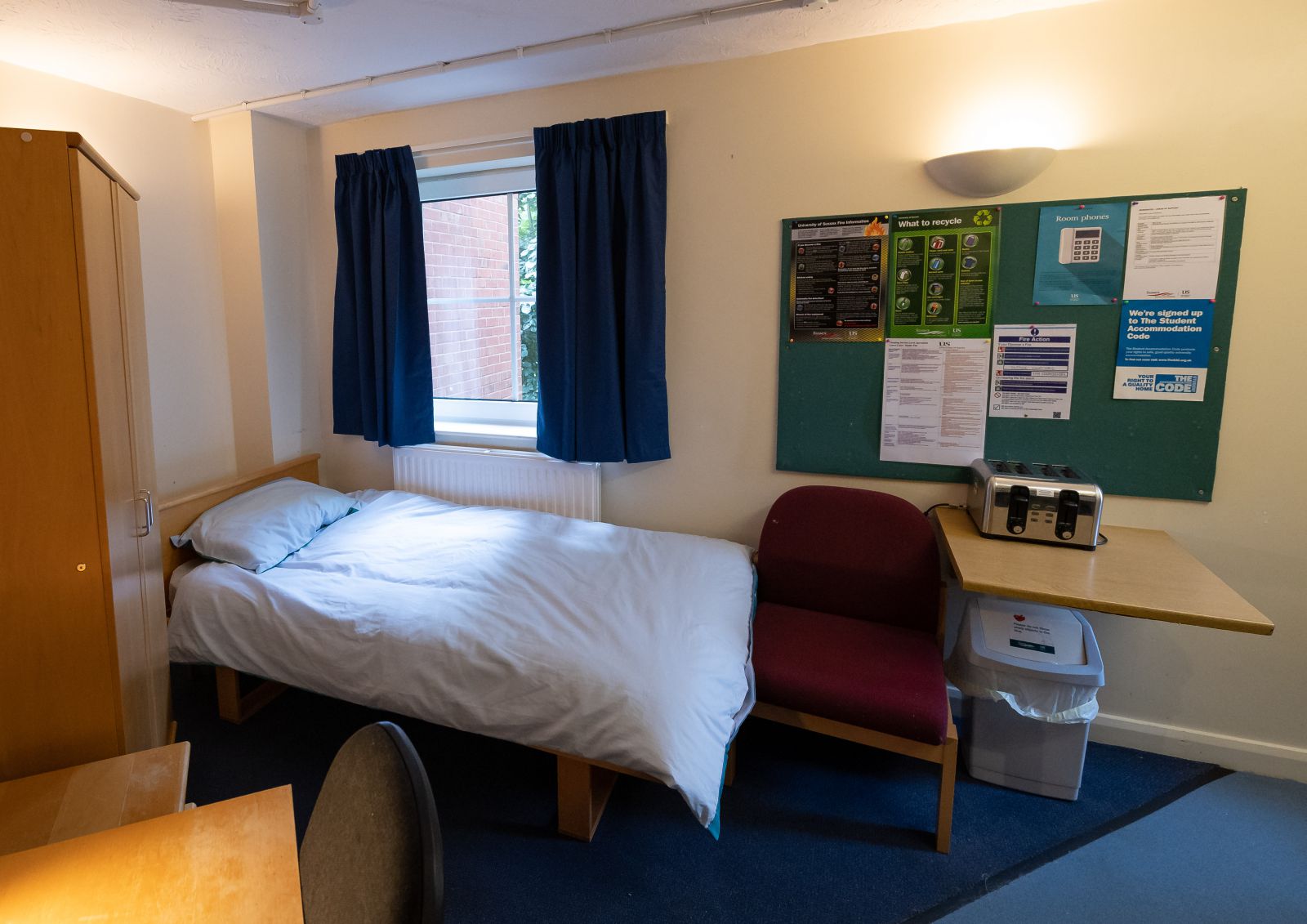 Lewes Court studio bedroom