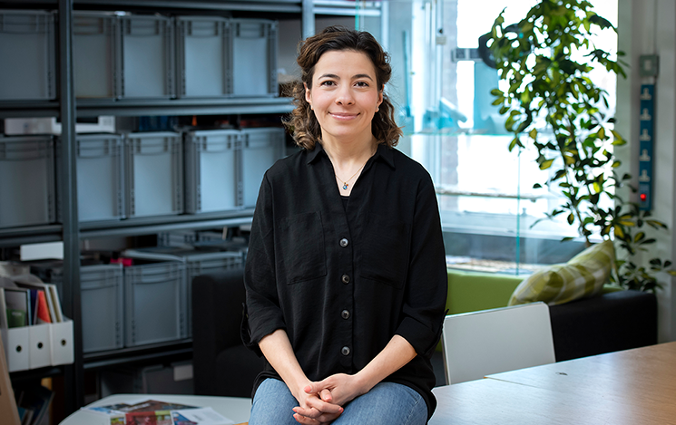 

Image of Bella Malya sitting on desk