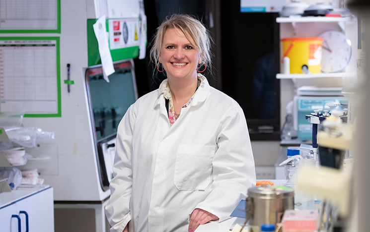 

Image of Karen Marshall in lab