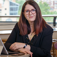 Dr Elizabeth Hidson