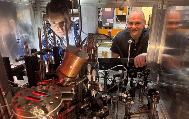 Falk Bonus and Winfried Hensinger in the IQT lab.