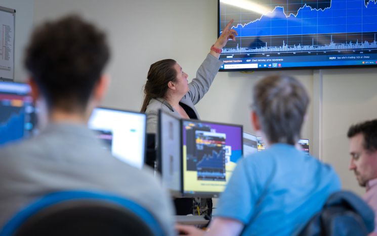 Bloomberg Financial Lab