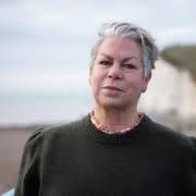 Professor Lisa Holmes 