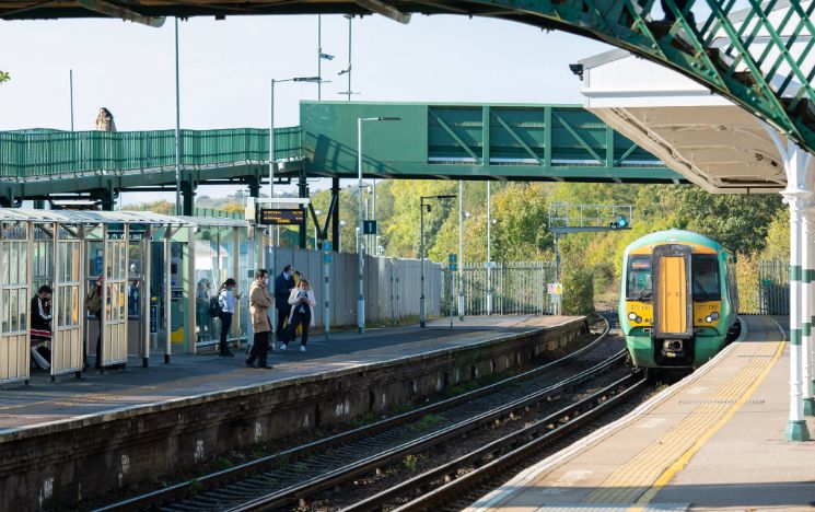 A train pulls into Falmer station
