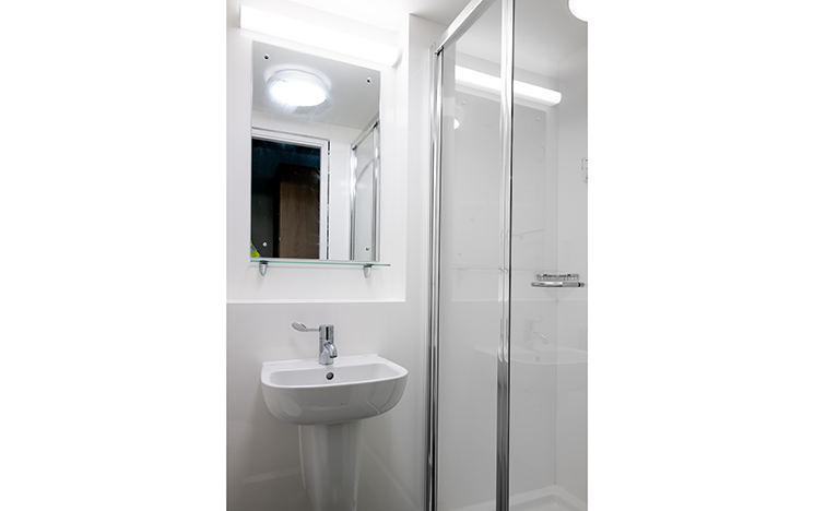 An en-suite bathroom in West Slope accommodation